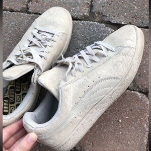 Beige puma shoes